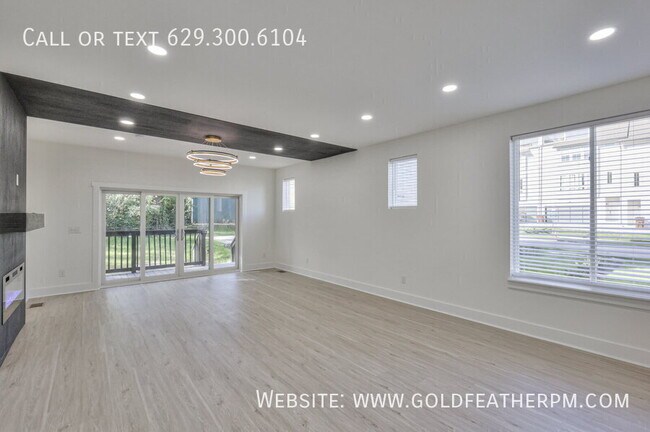 Photo - 402 E Trinity Ln