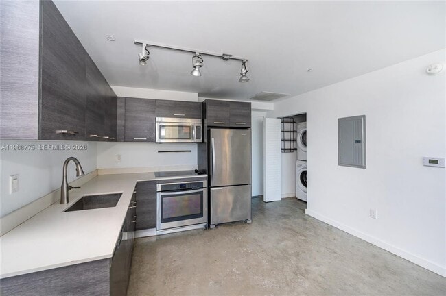 Photo - 151 SE 1st St Unit 909