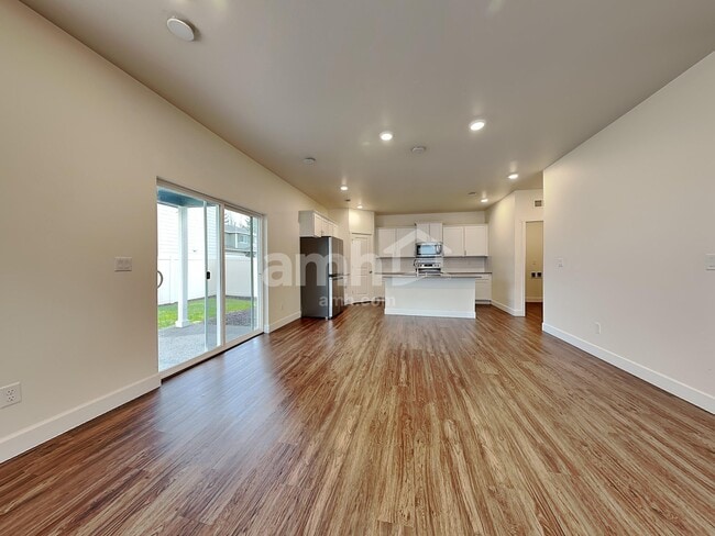 Photo - 4229 177th St E