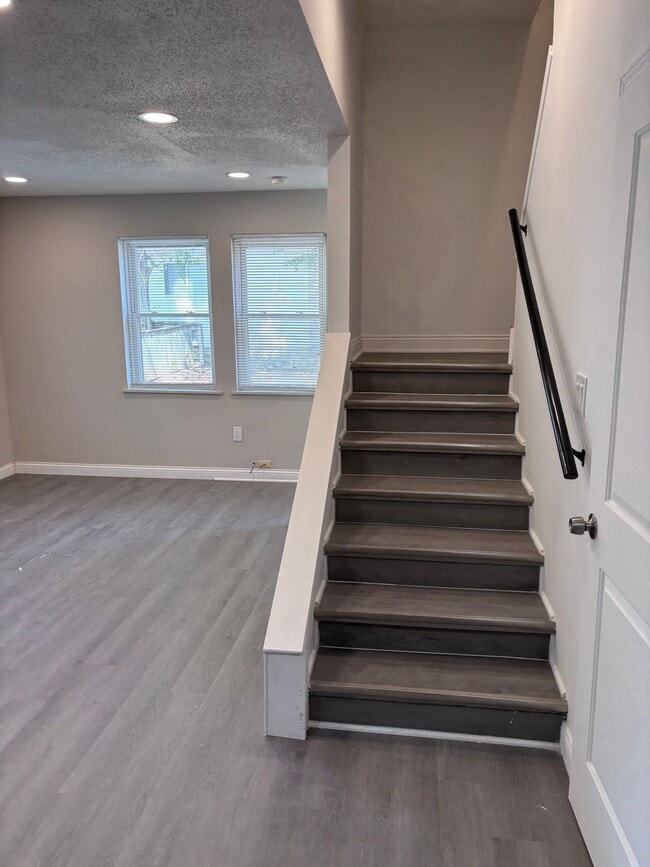 Photo - Newly Renovated 2 Bed 1.5 Bath Unit 3