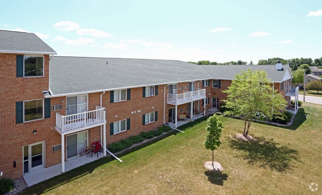 Colonial Court Apartments