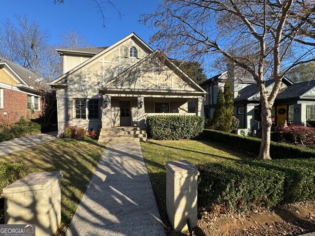 Building Photo - 1092 McLynn Ave NE