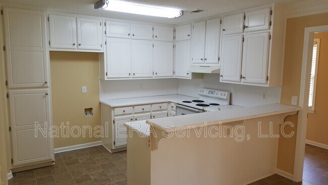 Photo - 30 Oaklake Ct