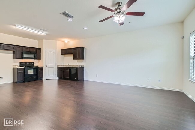 Photo - 1349 Lakecrest Ln