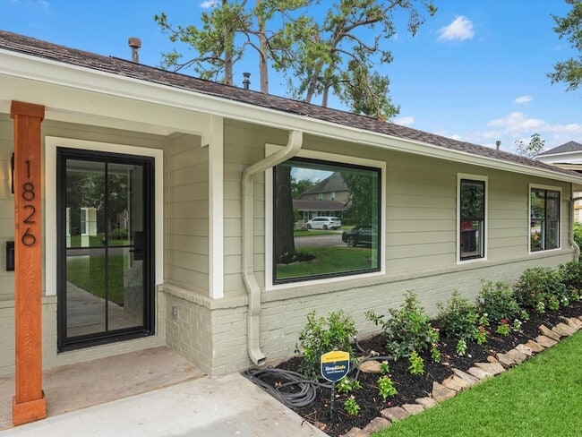 Photo - 1826 Woodcrest Dr