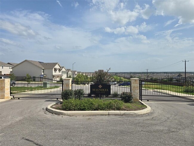 Building Photo - 7520 Magnolia Village