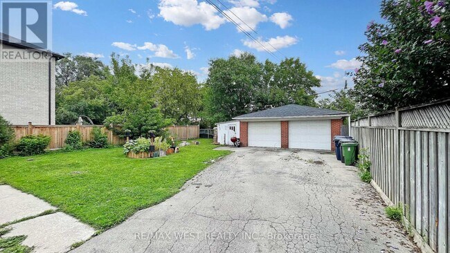 Photo - 139 Ranee Ave