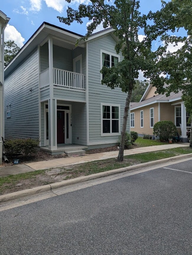 Building Photo - Townsend - 3 Bed 3 Bath Townhome