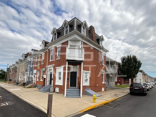 Building Photo - 201 N Broad St Unit #3