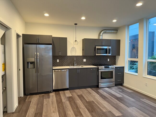 Photo - 2320C 15th Ave S