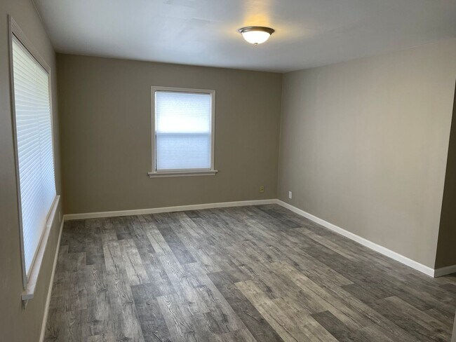 Photo - 3439 33rd Ave W Unidad 3441