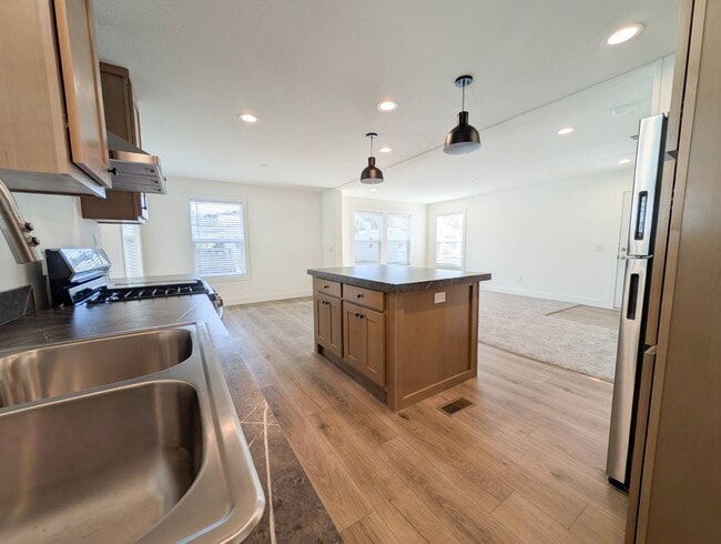 Photo - 400 Sulphur Bank Dr