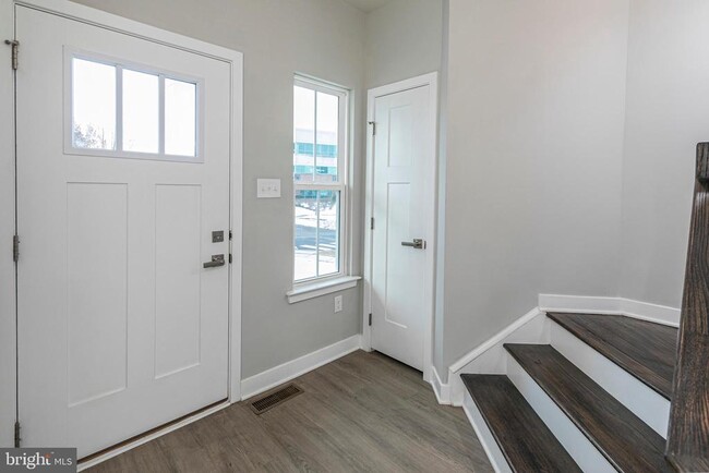 Photo - 2410 Lenox Dr