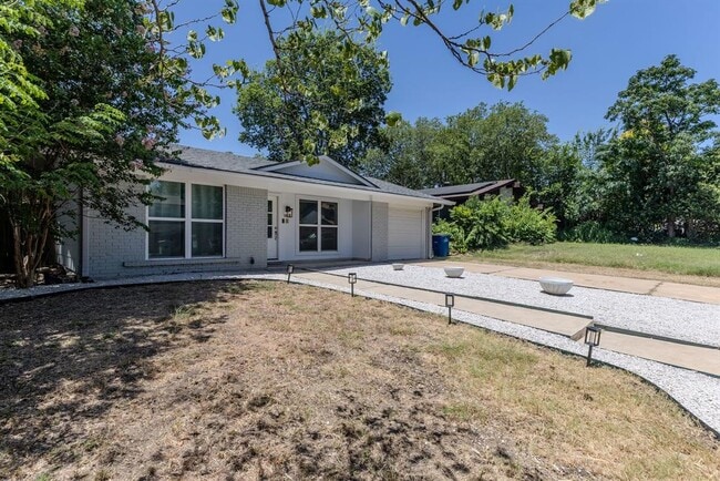 501 Arbor Ln