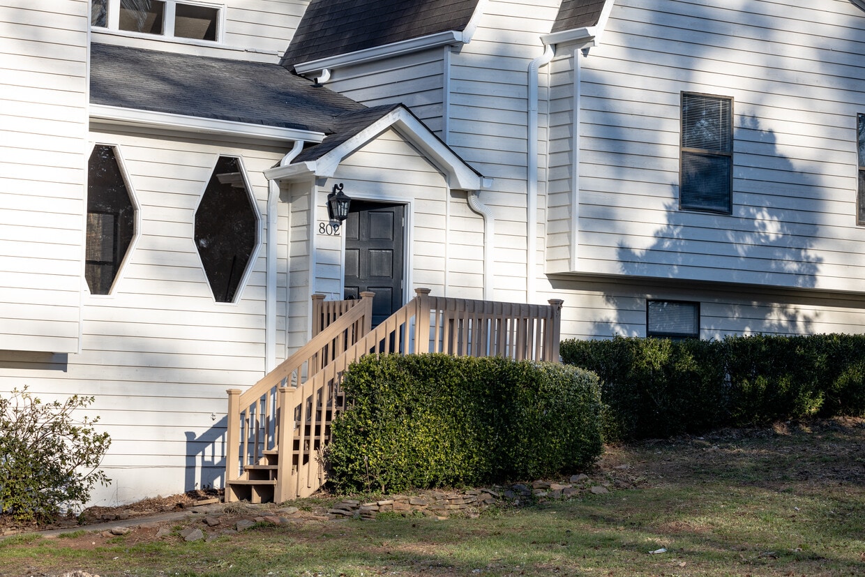 Photo - 802 Montclaire Plz (Woodstock, GA)