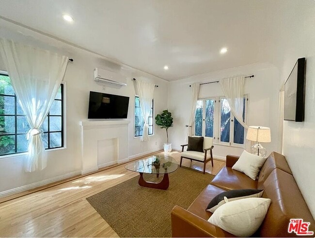Photo - 944 12th St Unit 2