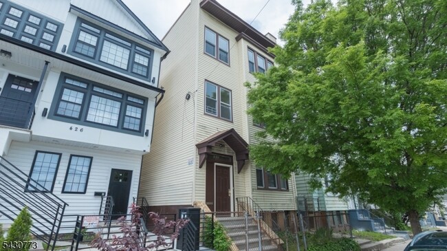 428 Avon Ave