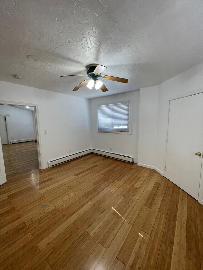 Photo - 195 Maverick St Unit 1