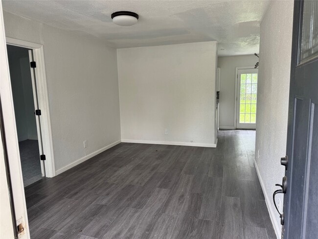 Photo - 4215 Botany Ln