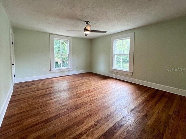 Photo - 123 NE 8th St