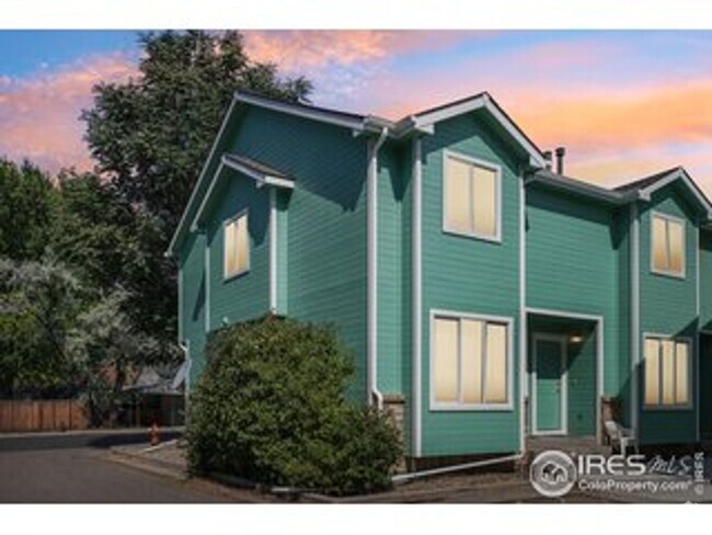 Building Photo - 3 Bedroom Townhome in Loveland!