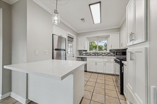 Photo - 4118 Gardendale Dr