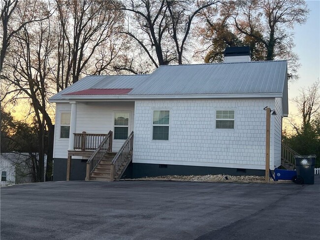 Building Photo - 626 Liberty Pk Dr Rental
