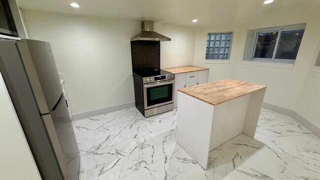 Photo - 1906 W 34th Pl