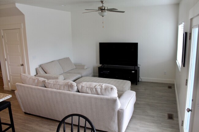 Photo - 679 S 1803 W