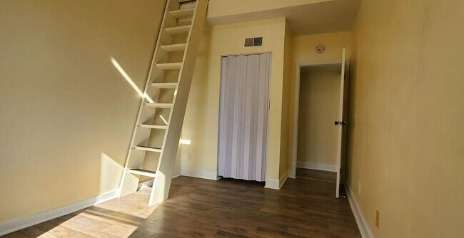 Photo - 2315 Chickasaw St