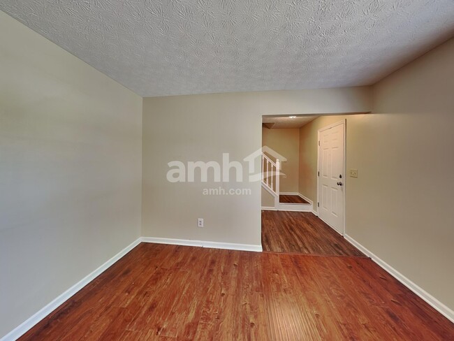 Photo - 8612 Oak Creek Dr