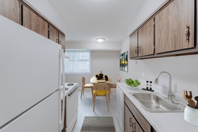 Photo - Cambridge on Ford