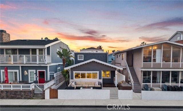 Building Photo - 121 E Balboa Blvd