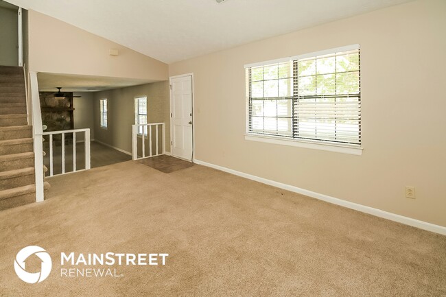 Photo - 105 Shannon Chase Way