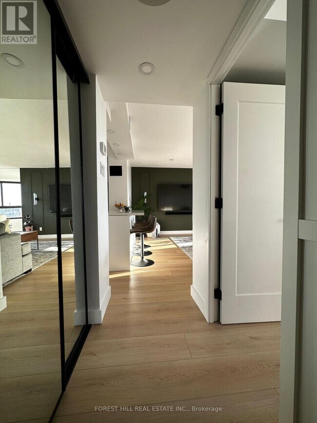 Photo - 1300 Bloor St Unit 705