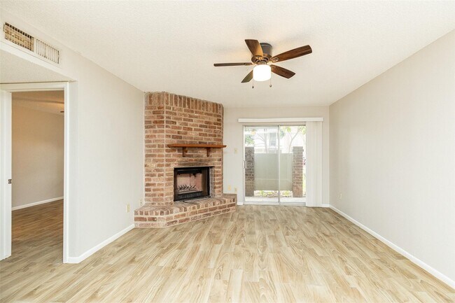 Photo - 2800 Jeanetta St Unidad 2805