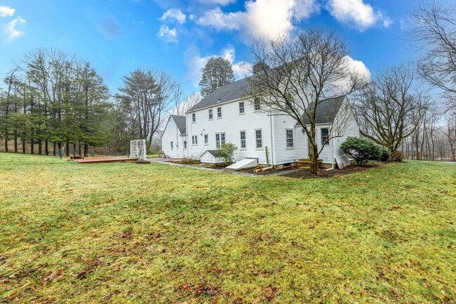 Photo - 1670 Hartford Tpke