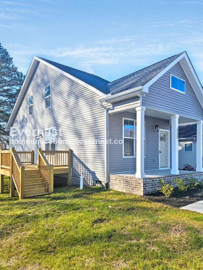 Building Photo - 112 W 21st Ave