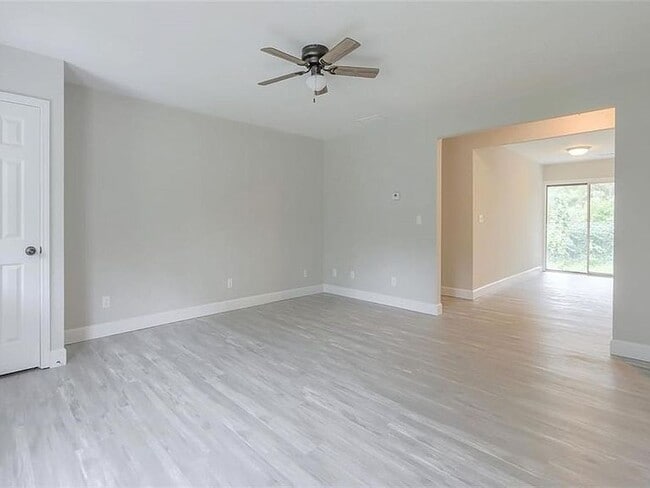 Photo - 4056 Dallas Acworth Hwy NW