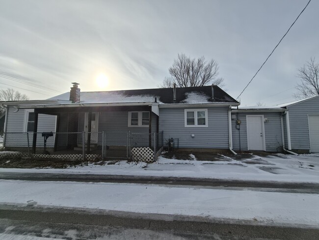 Building Photo - 2607 Lincoln St