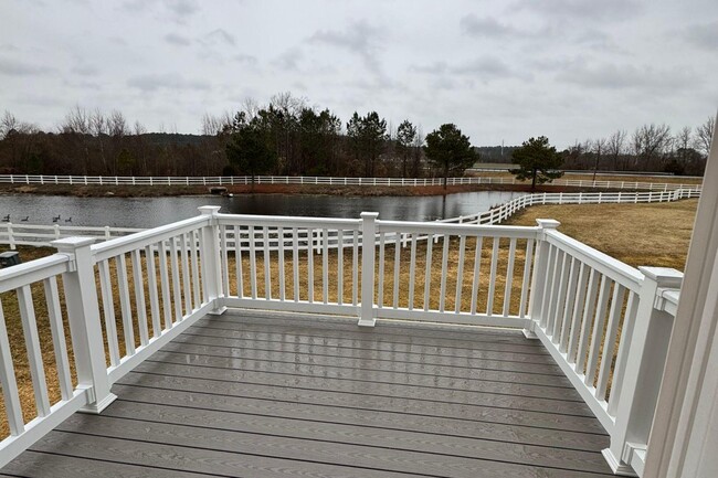 Building Photo - 2543 Westwind Blvd