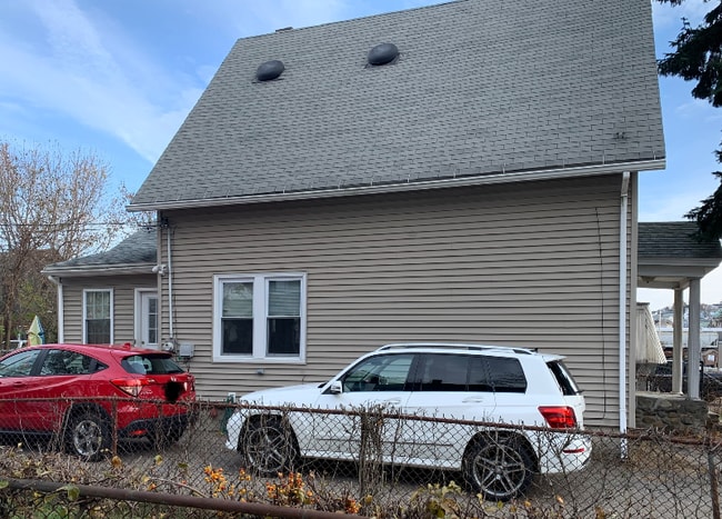 Photo - 609 Cambridge St