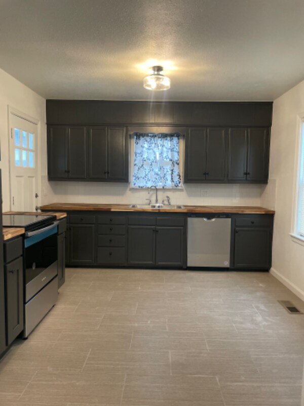 Photo - 906 N Garfield Ave