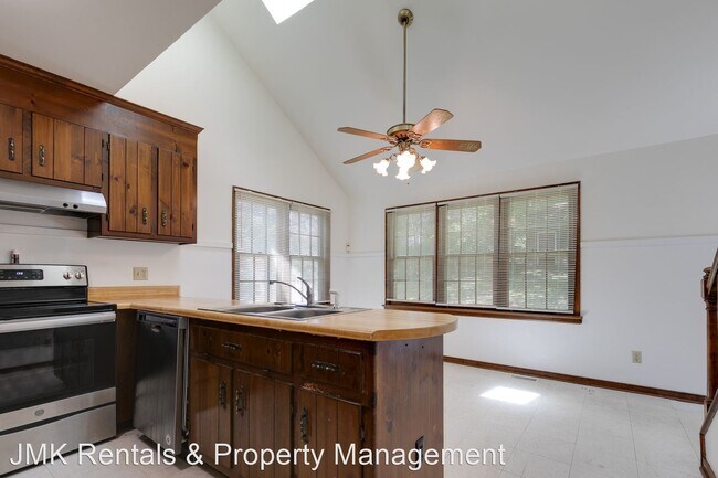 Photo - 3 br, 2.5 bath House - 7301 Buck Rub Ct