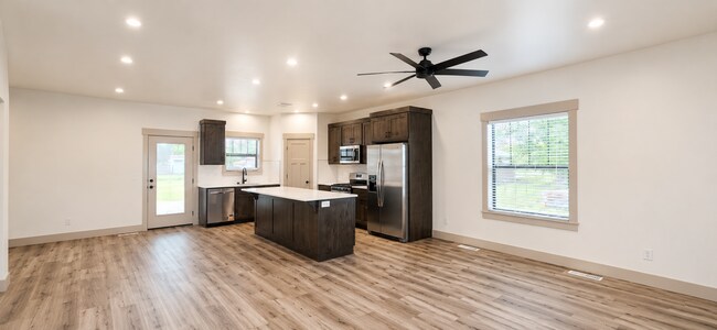 Photo - 654 N 3511 E