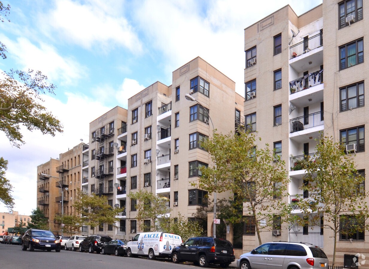 Photo - 1740 Grand Ave