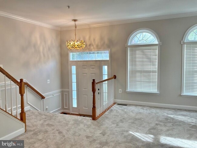 Photo - 300 Garden View Square