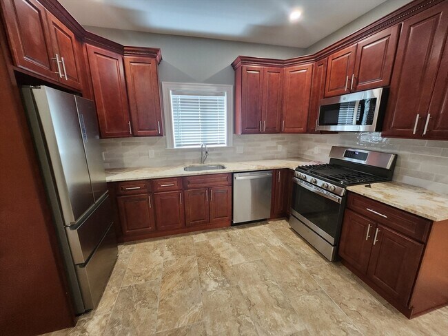 Building Photo - 26 Fessenden St Unit 2