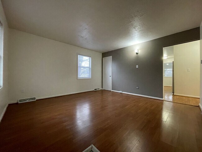 Photo - Glenmoor Dr Se Unit 5852