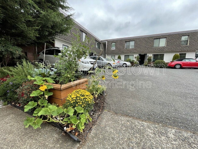 Building Photo - 8065 N Ivanhoe St